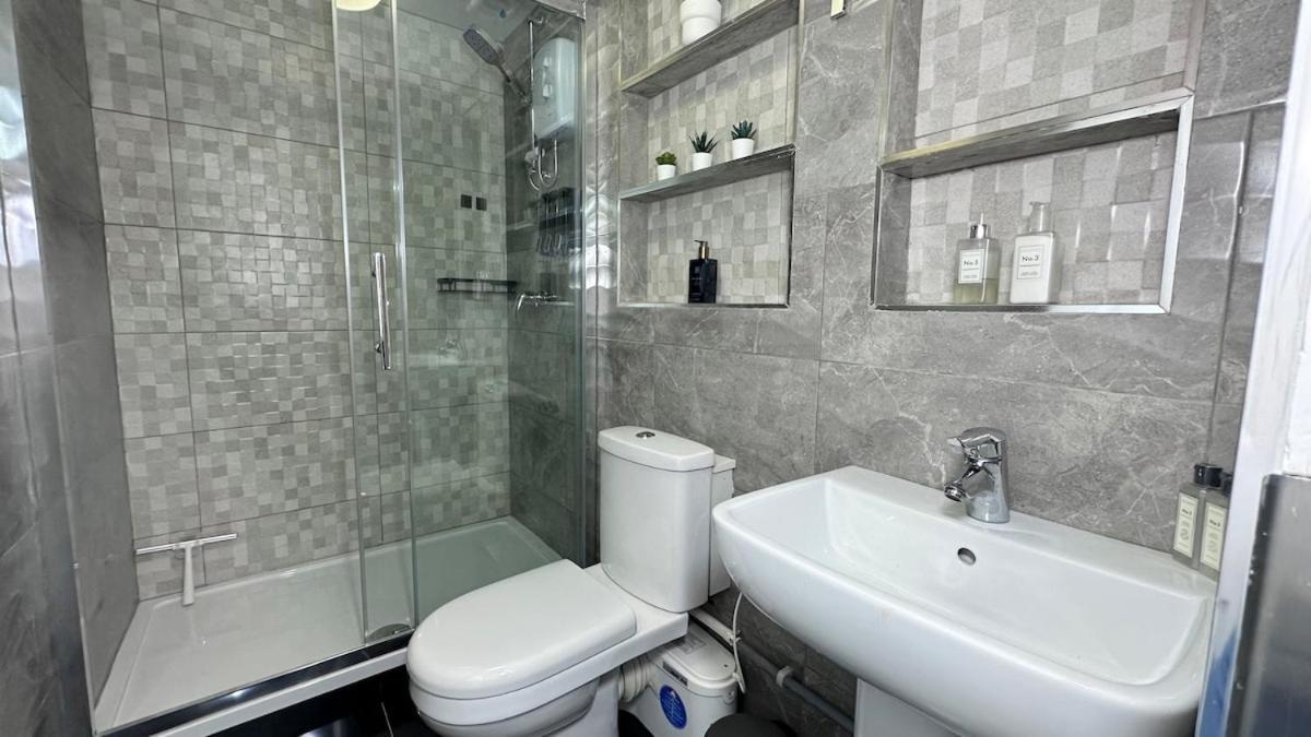Cosy 2 Bedroom Modern Londres
